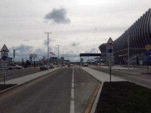 Новый-аэропорт-Симферополя-Полоса-посадки-высадки-пассажиров